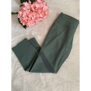 XS, Mondetta, sage green 3/4 active leggings with mesh accent